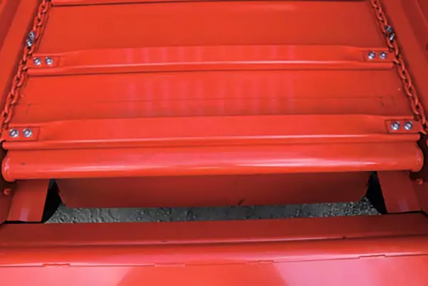 Empajadora picadora distribuidora PRIMOR 4260 M CUT CONTROL de KUHN: ¡una máquina para muchos años!