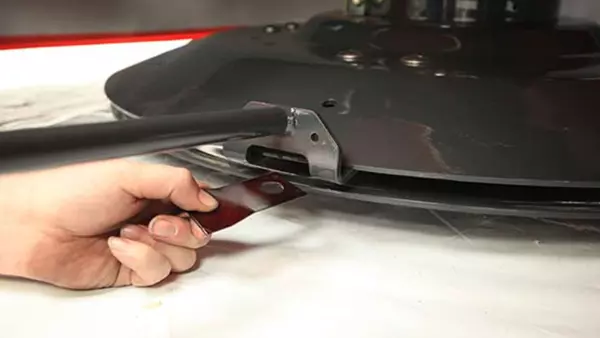 Using a special tool, you can simply replace the knifes.