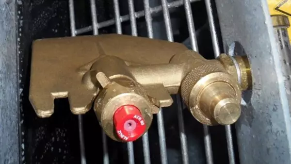 Single jets on brass vanes patented on GEO M 2 sprayer