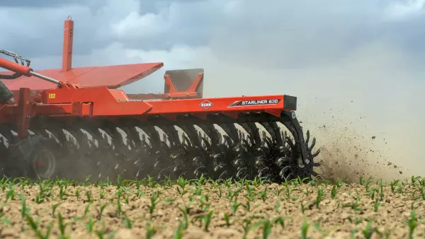 STARLINER at work in a maize field