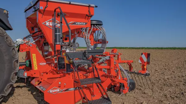 The hopper, distribution head and metering unit are easily accessible.