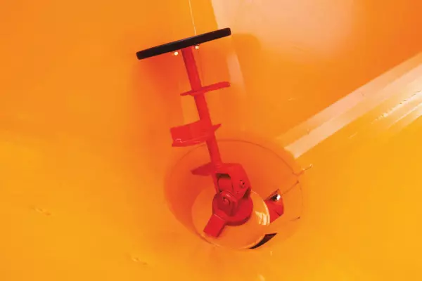 Agitador especial para los productos aglutinantes que no fluyen fácilmente en los distribuidores de sal y arena VSA