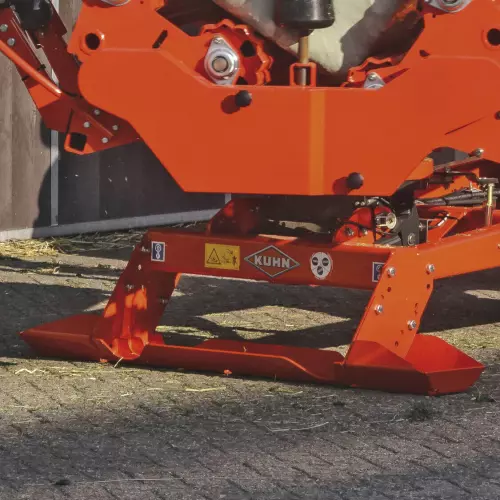 Extra wide support legs