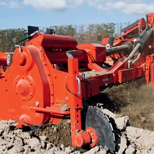 Notched side separating discs on EL 402R-600