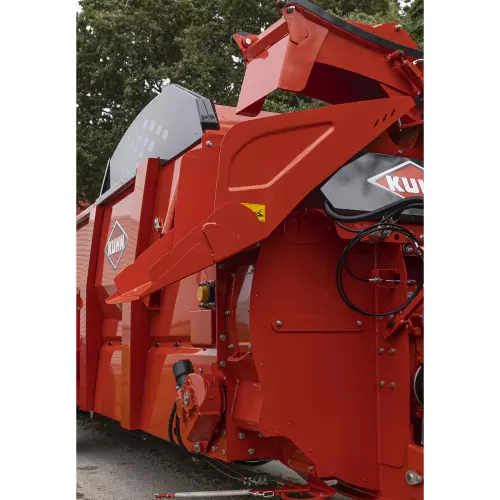 Hydraulic outflow pipe recommended for silage distribution