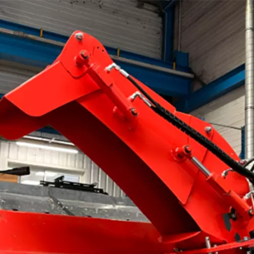 The adjustable chute cap provides greater precision at the drop point