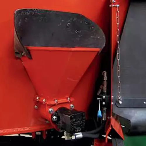 Mineral hatch with incorporation auger