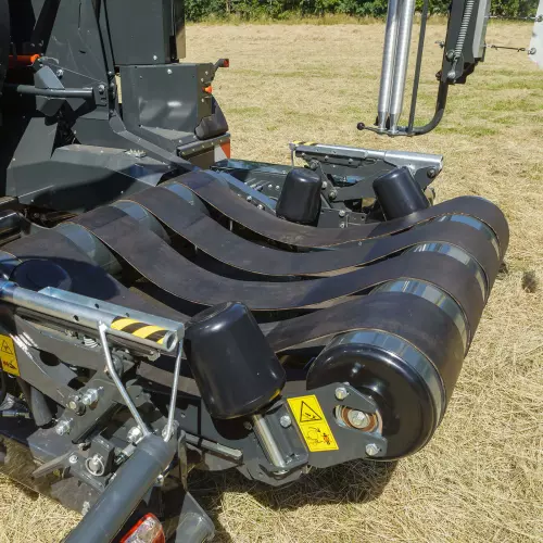 Integrated bale weighing system provides on-the-go feedback about the bale weight, plus direct insight in your crop yield