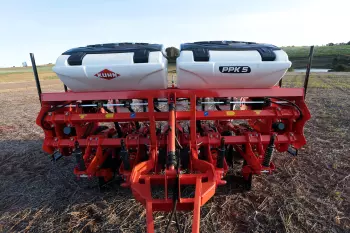 Foto frontal de PPK con vista del chasis y el cabezal