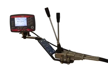 El modelo RW 1610 de control electrónico (C) mejora sus prestaciones con el sistema integrado AUTOLOAD patentado, que permite aumentar la capacidad de carga y de encintado, así como la eficiencia. El control remoto RF con sistema de seguridad a gran distancia se ofrece de manera opcional.