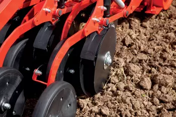 SEEDFLEX: the precision coulter bar with offset double discs on the COMBILINER SITERA integrated mechanical seed drill.