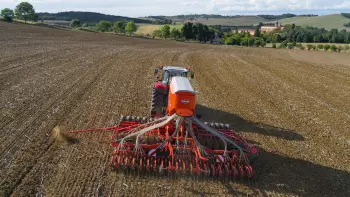 Double compartment hopper: many possibilities