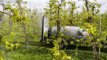 Photo of ANTIS 2 sprayer at work