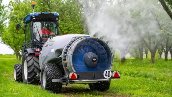 Photo of GEO 2 sprayer at work
