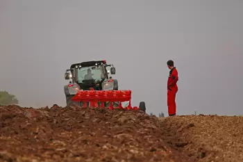 Los arados MASTER 153 son ideales para tractores de 65 a 210 caballos.