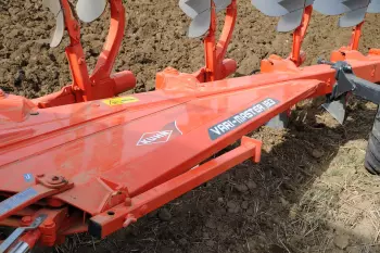 The design of the MASTER 183 ploughs guarantees a long service life.