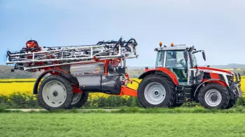 Photo of KUHN METRIS 2 trailed sprayer on the road