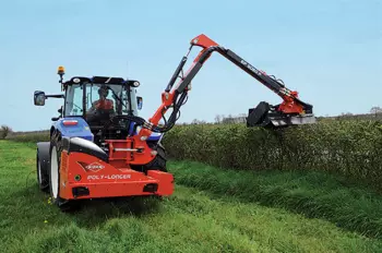 The best compromise between performance and cost with the KUHN POLY-LONGER 5050 P hedge and grass cutter