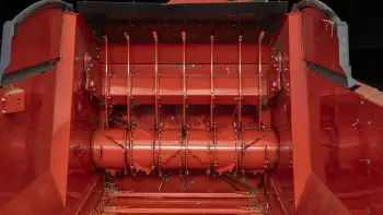 The feed rotor system allows continuous adjustment of the flow according to the forage density