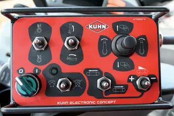 Ergonomic electric controls for comfortable use of the KUHN PRIMOR 3570 M straw blower & feeder day after day