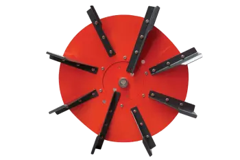 An even quantity of straw and a happy herd thanks to the KUHN PRIMOR 3570 M straw bedder and feeder