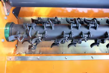 Fine and effective shredding with the scoop flails fitted on rotor
