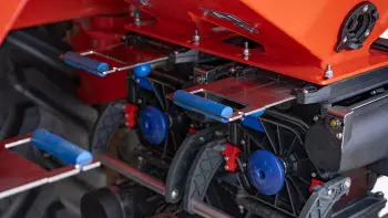 The TF 2300 C front hopper is equipped with OPTISEED cassettes