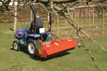 Gama TL diseñada para adaptarse a microtractores