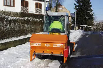Slow rotation of the agitator for a gentle stirring of the products