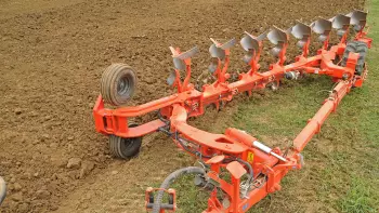 View of the VARI-LEADER plough in out of line work