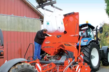 Wide hopper opening on the VENTA integrated pneumatic seed drill for easy loading with a big bag