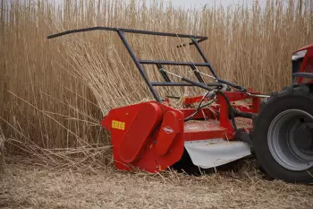 Silný plech a dva nosníky zajišťují spolehlivost a robustnost drtiče energetických plodin WS 320 BIO.