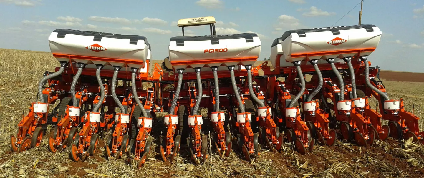 FLEX MECHANICAL PRECISION SEED DRILL at work
