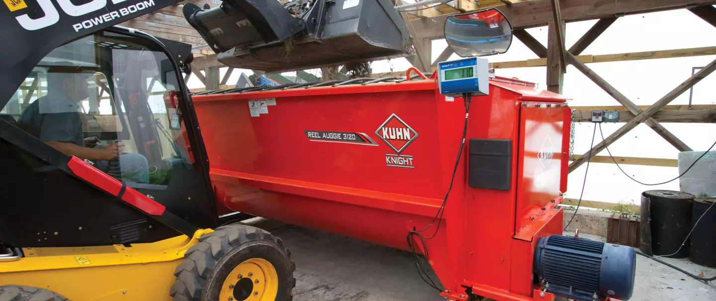 Aanzicht van de KUHN Reel Auggie voermengwagens uit de 3100-serie
