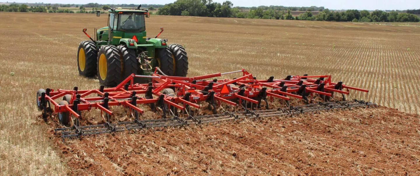 KUHN 4000 Chisel Plows at work