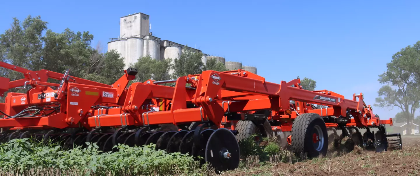 DOMINATOR 4860 deep cultivator in action