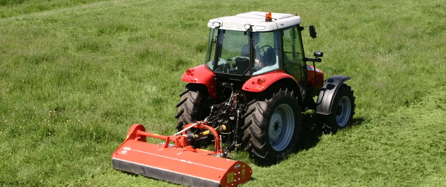 Broyeur d'entretien du paysage BKE 250 au travail