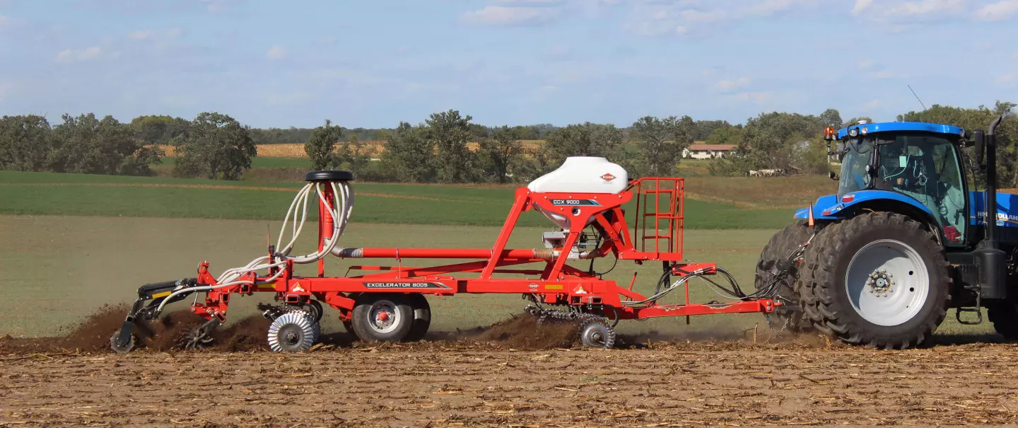 View of the KUHN CCX 9000 cover crop seed drill