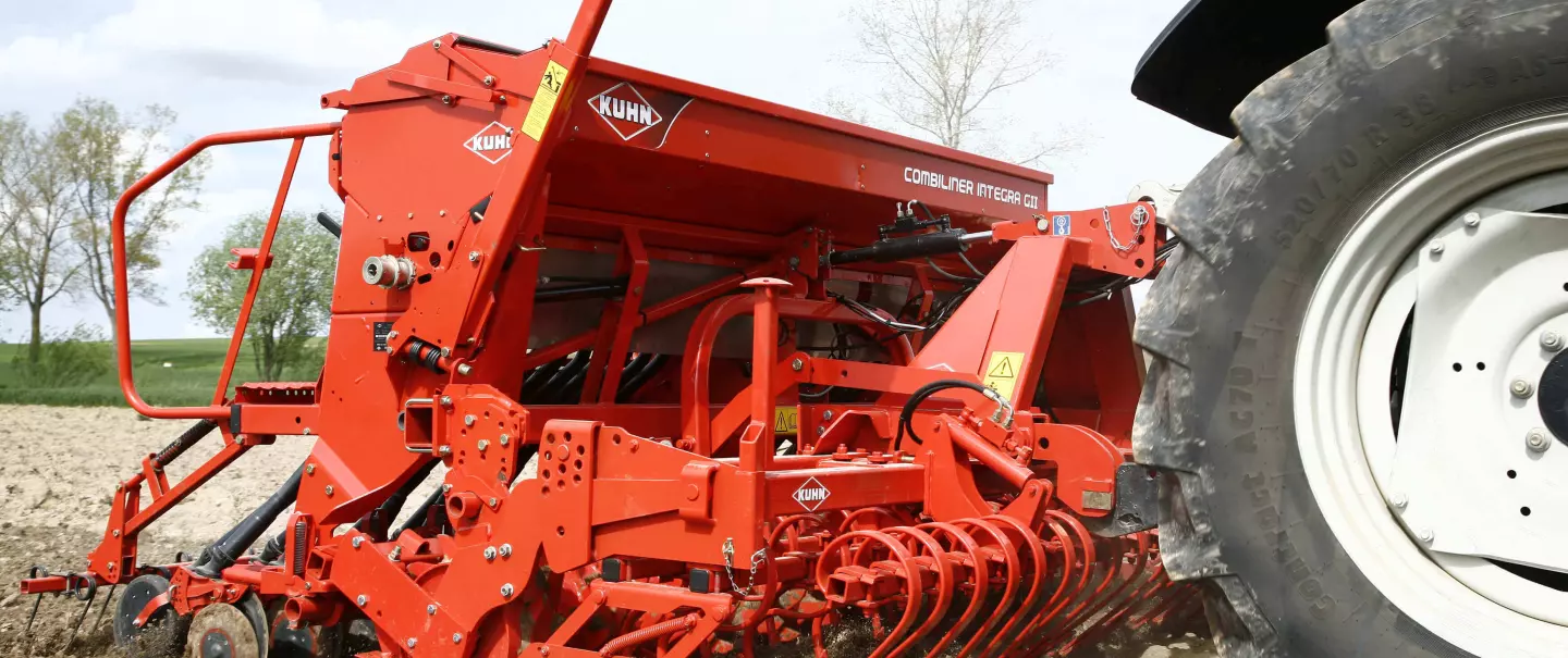 CD 300 en INTEGRA zaaimachine aan het werk