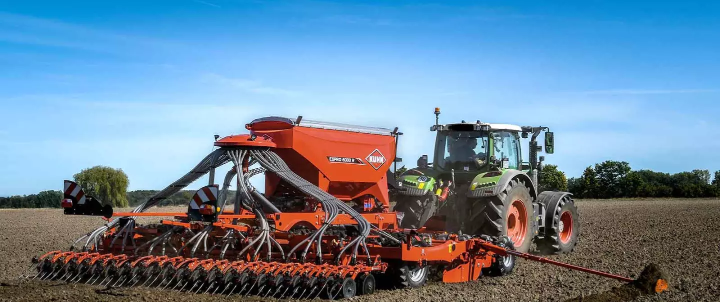 ESPRO 6000RC seed drill at work