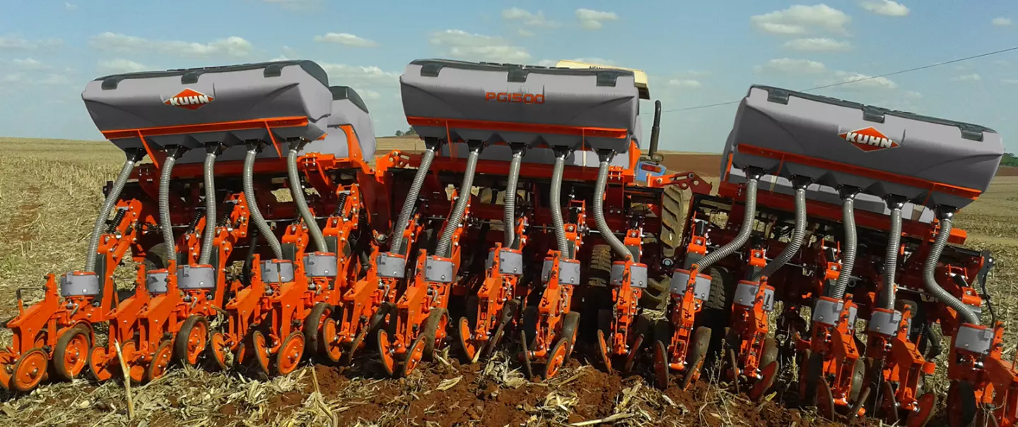 FLEX MECHANICAL PRECISION SEED DRILL at work