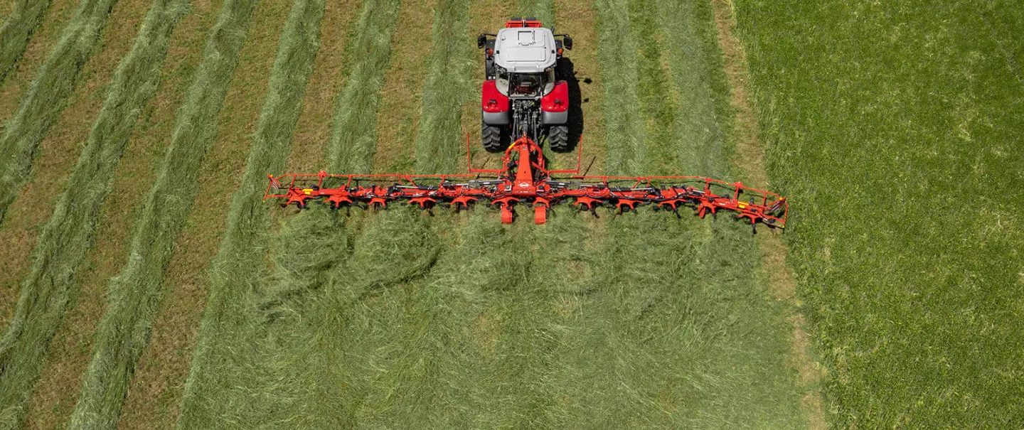 GF 13003 suspendido trabajando en el campo