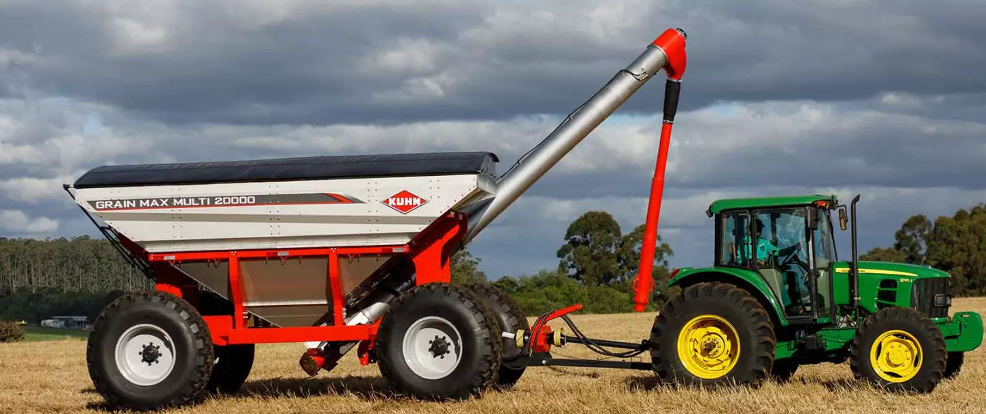 GRAIN Maxx multipurpose working in the field