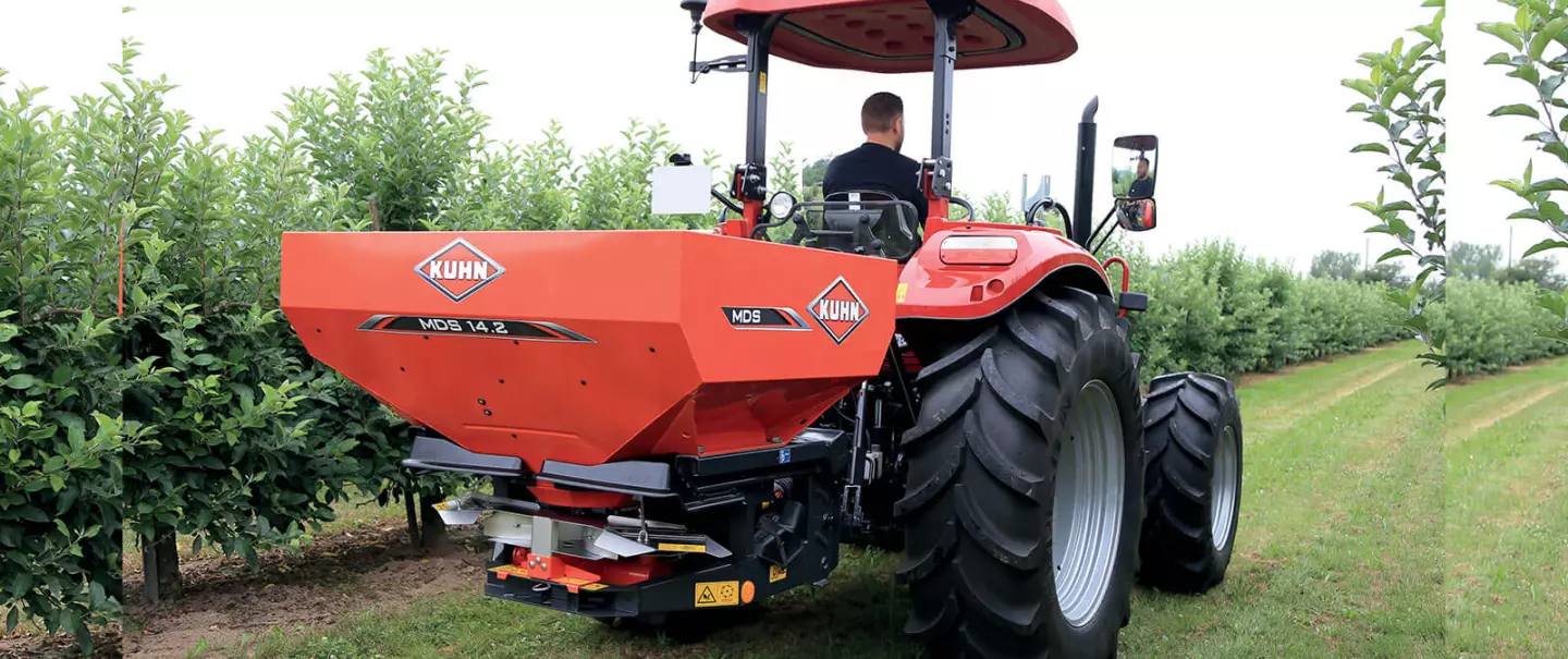 MDS 14.2 fertiliser spreader on the road