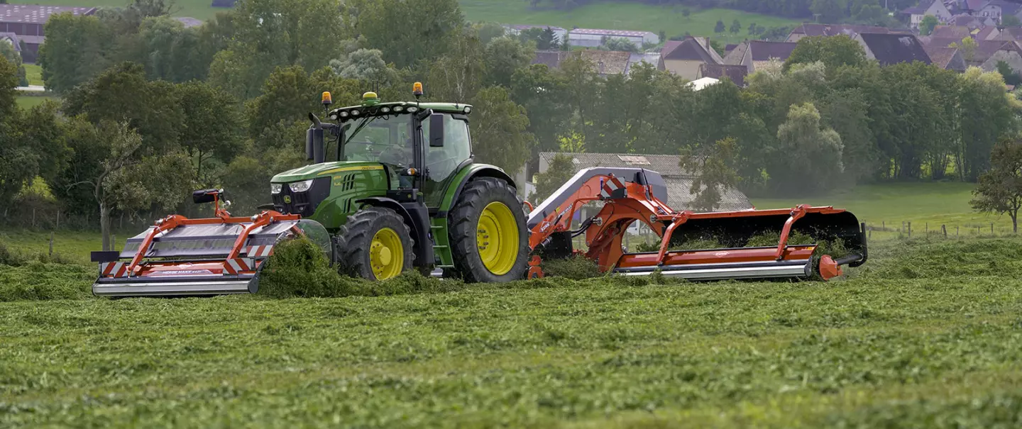 The MERGE MAXX 442 F front belt merger working in combination with a MERGE MAXX 952 rear belt merger