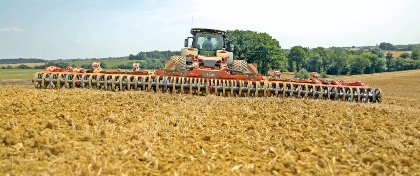 KUHNL 7.6Dモデル OPTIMER L and XL independent disc stubble cultivators | KUHN