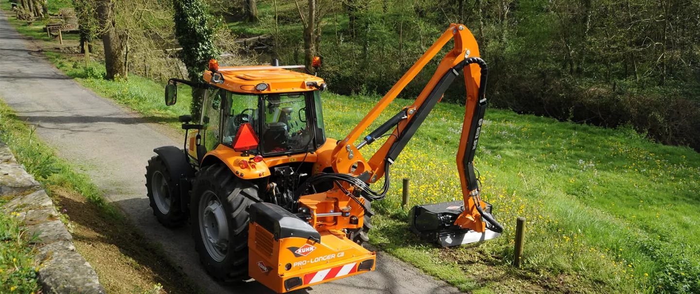 KUHN PRO-LONGER GII 5783 PAL and SPAL Hedge and Grass Cutters: performance through traditional kinematics