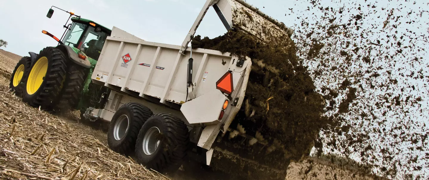 Aanzicht van de KUHN meststrooiers PSC 161