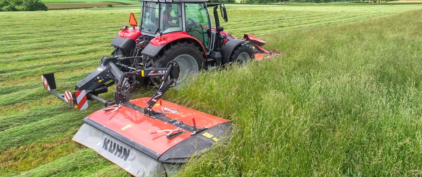 PZ 3015 drum mower at work