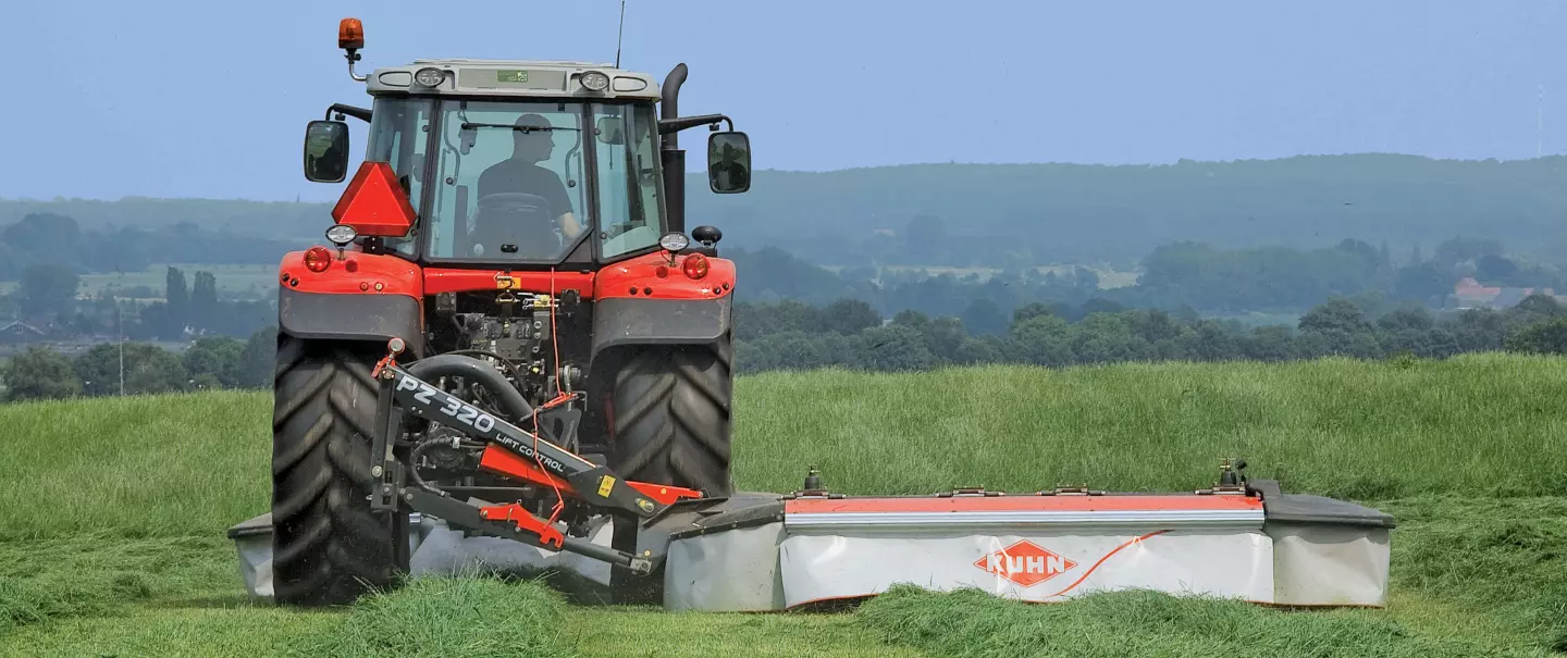 PZ 320 drum mower at work